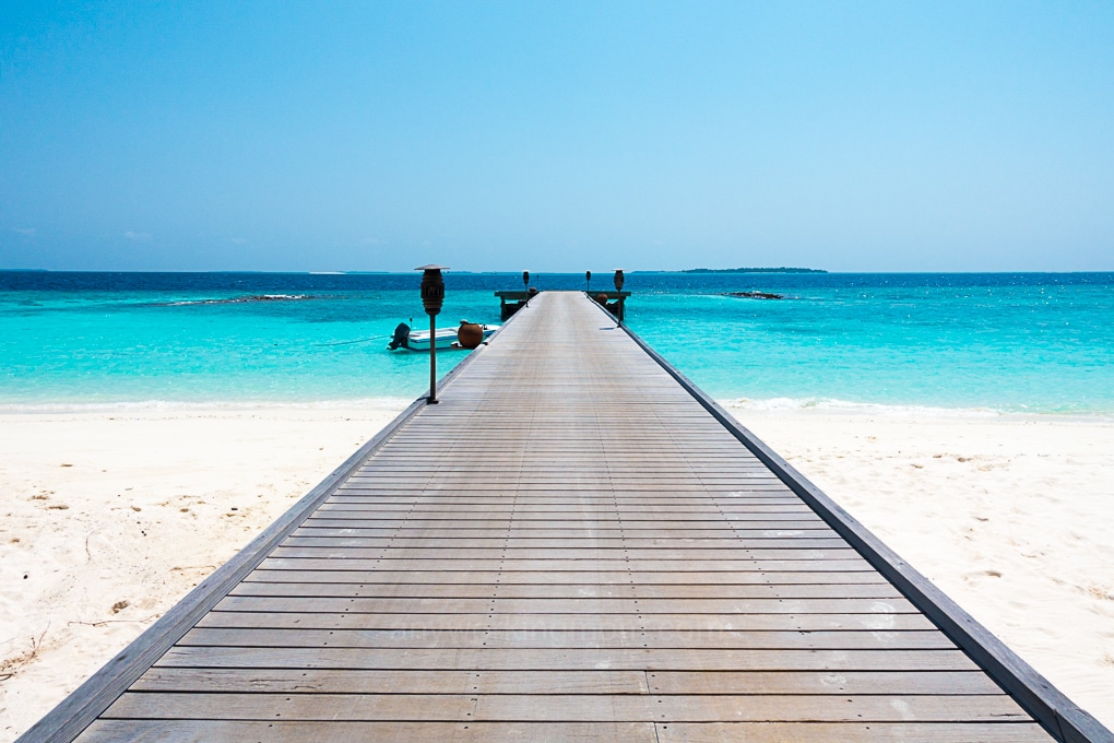 Ein Urlaub auf den Malediven mit Kleinkindern - das geht nicht nur, sondern auch wunderbar entspannt. Ein Erfahrungsbericht von www.anyworkingmom.com mit Tipps zum Flug, Packen und Reise.