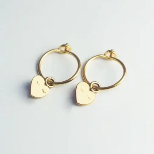 Handgefertigter Schmuck aus Frankreich – 24k vergoldet, umweltfreundlich verpackt und ideal als Geschenk für Kinder ab 6 Jahren.