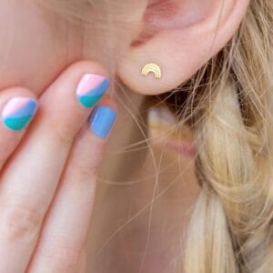 Handgefertigter Schmuck aus Frankreich – 24k vergoldet, umweltfreundlich verpackt und ideal als Geschenk für Kinder ab 6 Jahren.