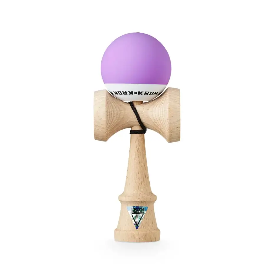 Kendama ist ein japanisches Holzspielzeug für Kinder und Erwachsene ab 4 Jahren. Krom Kendama sind vom ehemaligen Weltmeister Thor kild May.
