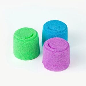 Bunte Mini-Badebomben von Oh Flossy für Kinder. Mild, sicher & sprudelnd. Perfekt nach dem Schminkspaß mit Face Paint & Glitzer.