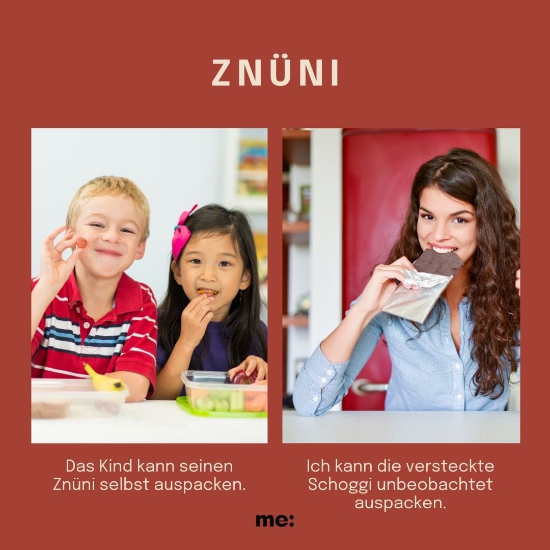 Zwei Kinder essen Gemüse aus ihrer Znünibox. Mutter isst eine Tafel Schokolade. Kindergarten-Voraussetzungen vs. Eltern-Benefits.