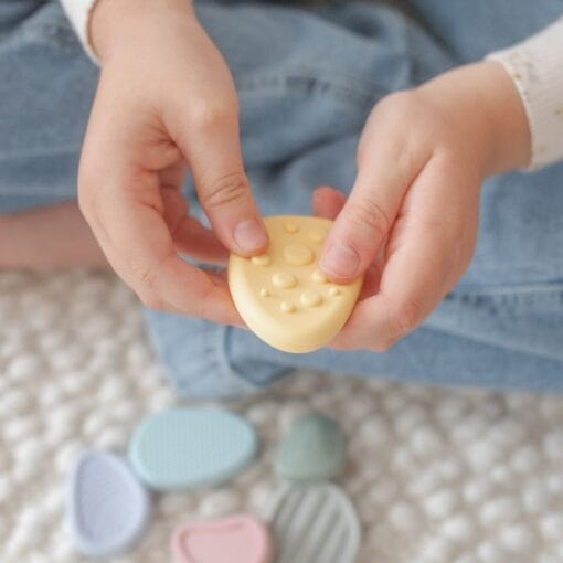 Sorgensteine aus weichem Silikon – das ideale sensorische Fidget-Spielzeug für Kinder zur Beruhigung bei Angst, ADHS und Unruhe.