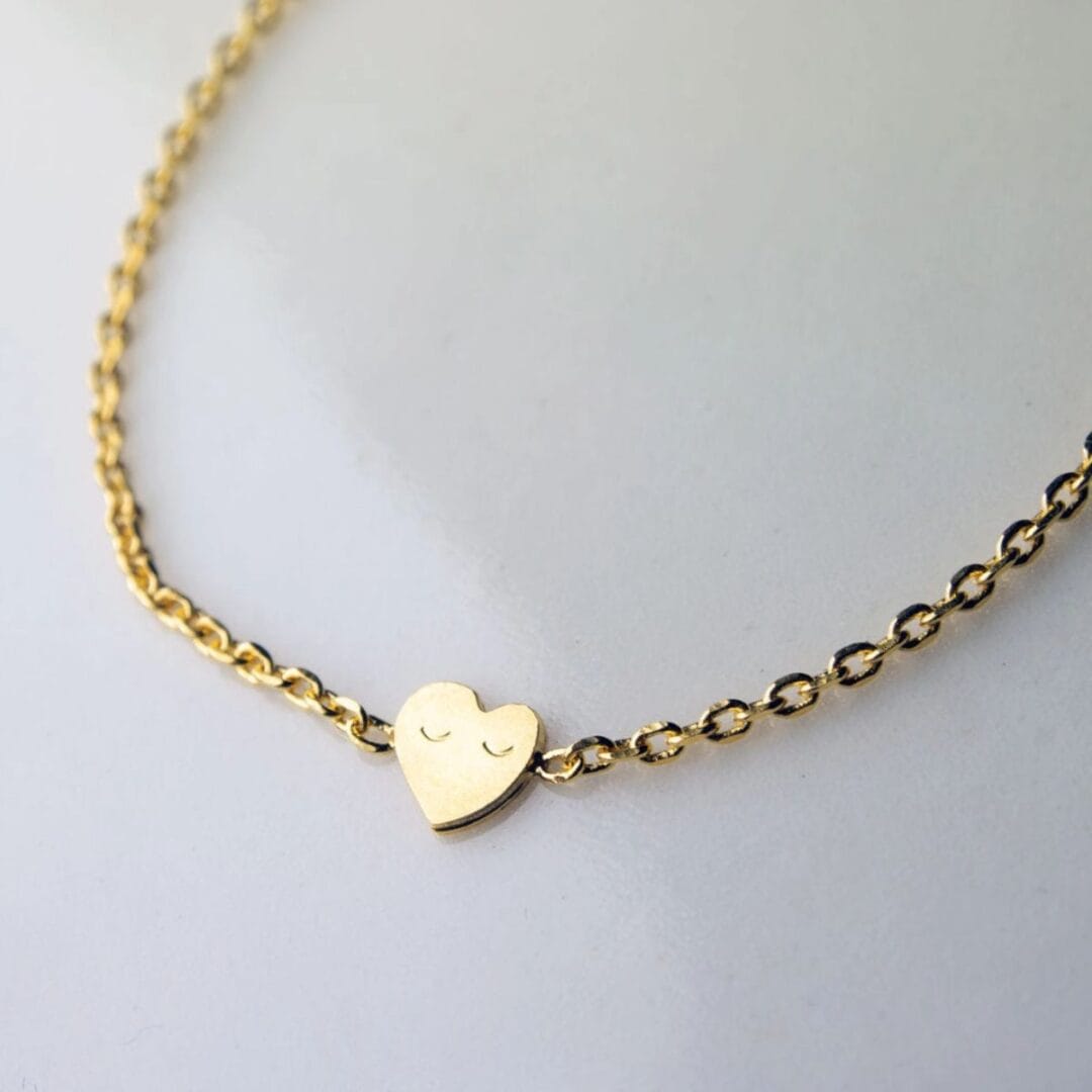 Handgefertigter Schmuck aus Frankreich – 24k vergoldet, umweltfreundlich verpackt und ideal als Geschenk für Kinder. In 2 Varianten.