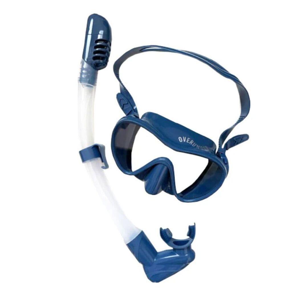 Die Nemo-Schwimmbrille mit Nasenschutz und Schnorchel ist die unverzichtbare Schwimm- und Entdeckerausrüstung für alle erwachsenen Wasserratten.