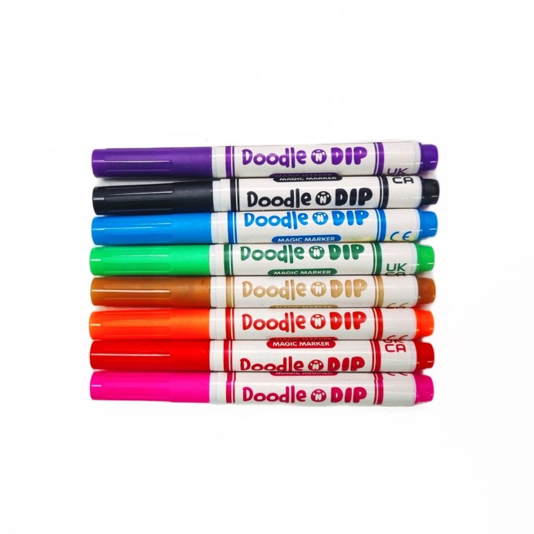 Kreatives Bastelset für Kinder: Mit dem Doodle N Dip eigene Zeichnungen zum Leben erwecken, schwimmen lassen und eintauchen – perfekt für Regentage und kreative Stunden.