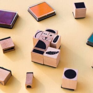 BAM! Activity Sets von Londji – Fördern spielerisch Kreativität und Feinmotorik mit Holzstempeln und Notizbuch.