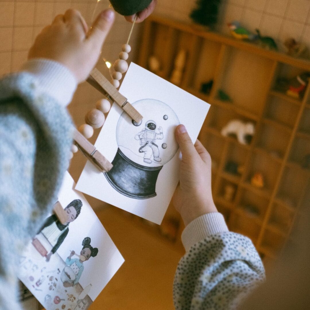 Ein einzigartiger Adventskalender, der die Fantasie beflügelt und ein wundervolles Ritual in die Adventszeit bringt.