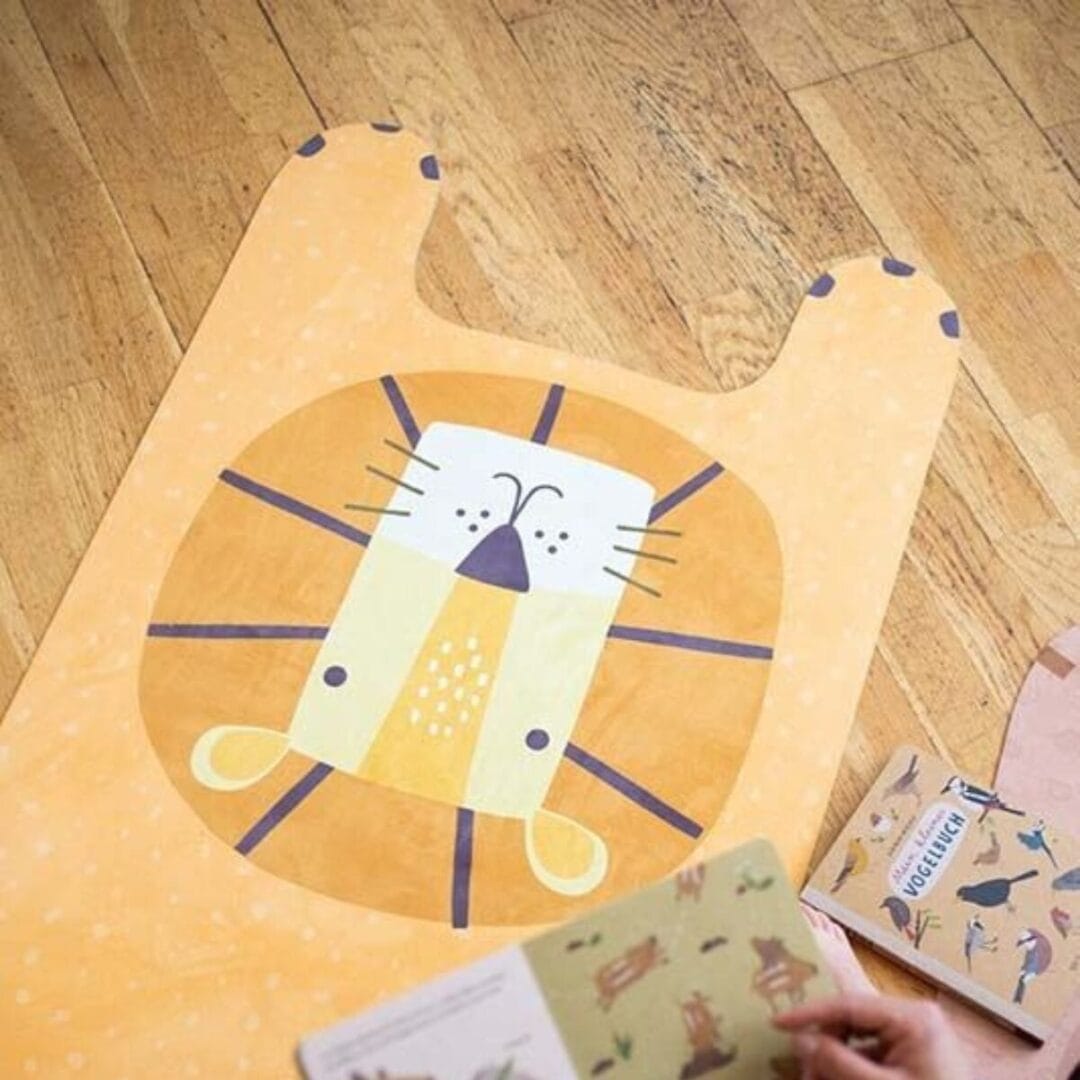Kinder-Yogamatte Emmi 🦄 | Kimi 🐱 | Leo 🦁 – rutschfest, waschbar & perfekt für kleine Yogis.