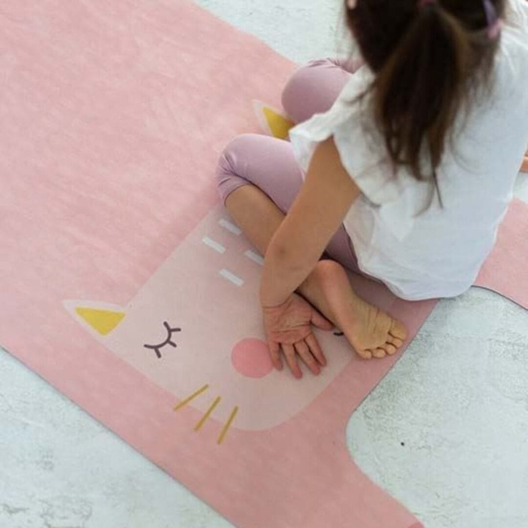 Kinder-Yogamatte Emmi 🦄 | Kimi 🐱 | Leo 🦁 – rutschfest, waschbar & perfekt für kleine Yogis.