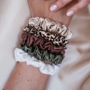 Scunchies aus Seide von Emyli's Pillow