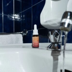 Wechseljahr-Mundtropfen Rote Balance mit wertvollen Pflanzenextrakten, die deine Hormonumstellung optimal begleiten