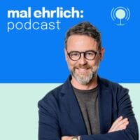 Nik Hartmann auf dem Podcast Cover von mal ehrlich