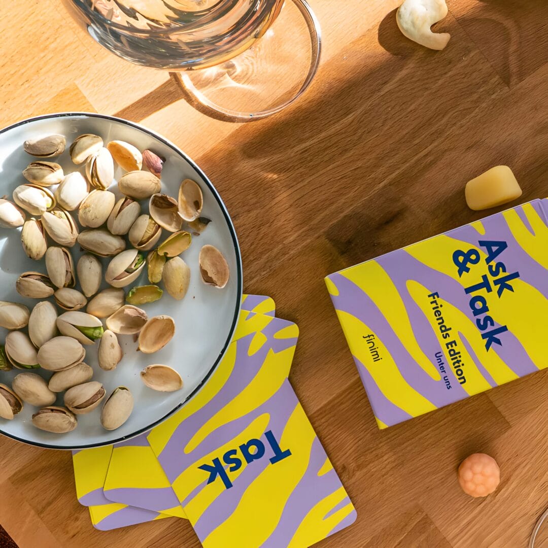 Ask & Task Friends Edition – alle Karten ausgebreitet