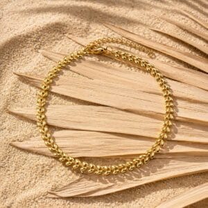 Fussketteli Leaves von Elyn & Sol — goldene Blattkette mit Säckli