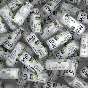 Pures Kokoswasser von MAD ist die Wahl, um im Sommer hydriert zu bleiben.