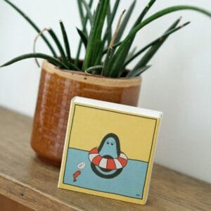 Kork-Scheibe von Pépin, mit der du aus fast jedem Avocadokern einen kleinen Avocadobaum ziehst. Handgemacht in Frankreich, Illustration Gigi.