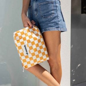 Grosse wasserabweisende Pouch für Strand und Reise, 33 × 25 cm. Platz für Buch, iPad, Wechselsachen. In drei Designs erhältlich.