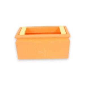 Sandsteinform aus PLA: presst feuchten Sand zu stabilen Ziegeln für Mauern und Burgen. Wasserfest, im Netz, ideal für Strand und Sandkasten.