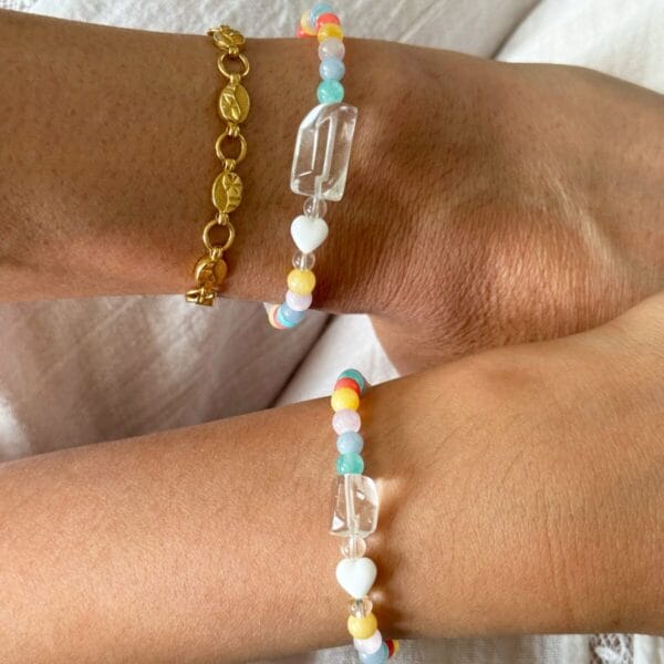 Handgefertigtes Armband mit Bergkristallspitze für den Schulstart – schenkt Mut und Zuversicht, einzeln oder im Duo-Set mit Erwachsenen-Armband.