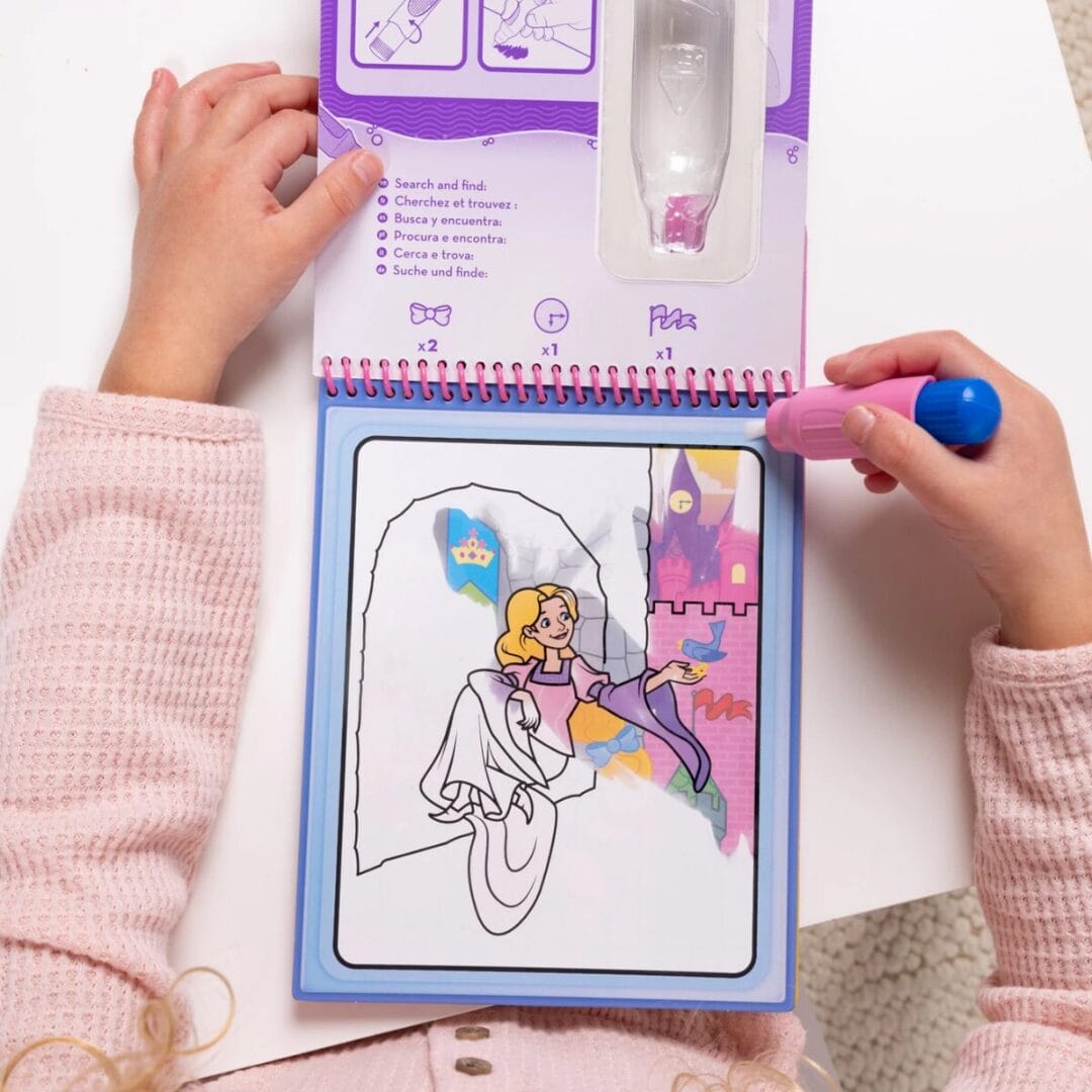 Wasser statt Farbe: Das Wassermalbuch von Melissa & Doug lässt Bilder erscheinen und wieder verschwinden – wiederverwendbar, für unterwegs, ab 3 Jahren.