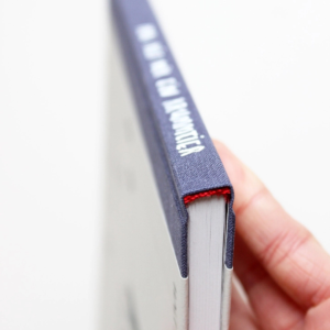 Schritt für Schritt zeichnen lernen: Das Malbuch Krummtiere von Halfbird zeigt Kindern ab 3 Jahren, wie krumme Tiere ganz einfach gelingen.