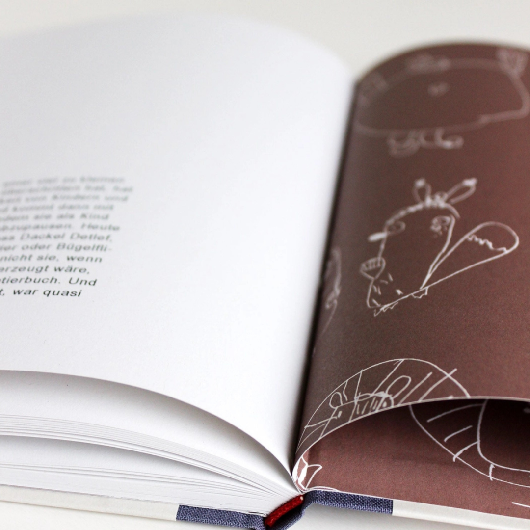 Schritt für Schritt zeichnen lernen: Das Malbuch Krummtiere von Halfbird zeigt Kindern ab 3 Jahren, wie krumme Tiere ganz einfach gelingen.