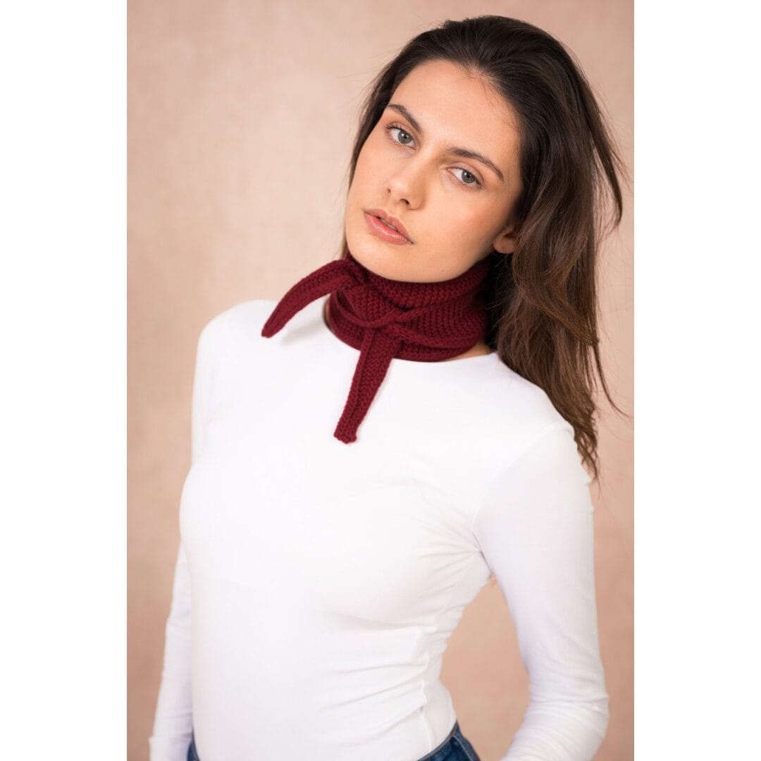 Der Sophie Scarf von Calie Paris: weiches Dreieckstuch aus Kaschmir, Merino & Viskose, in 6 Farben – ganzjährig tragbar. Jetzt entdecken bei mal ehrlich.